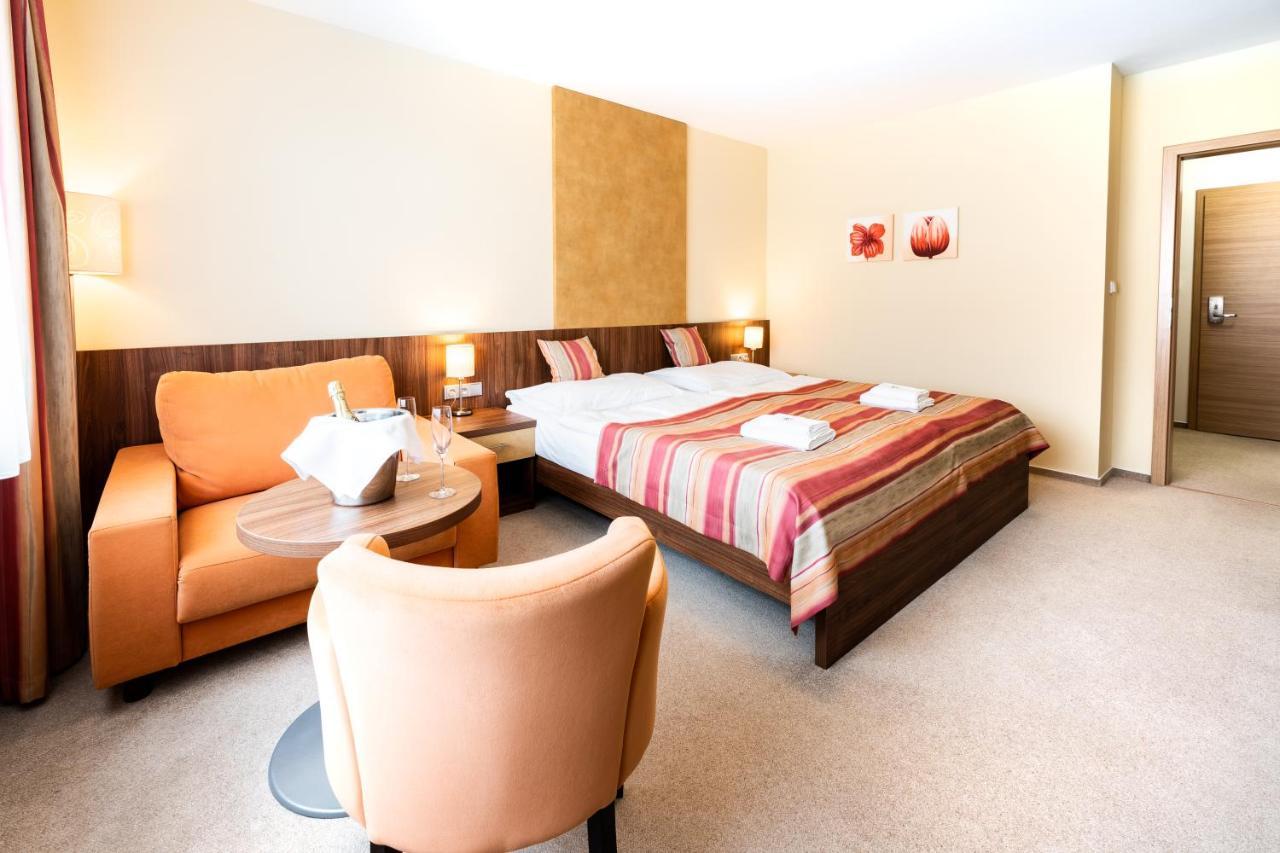 Hotel Artaban Žirovnice Kültér fotó